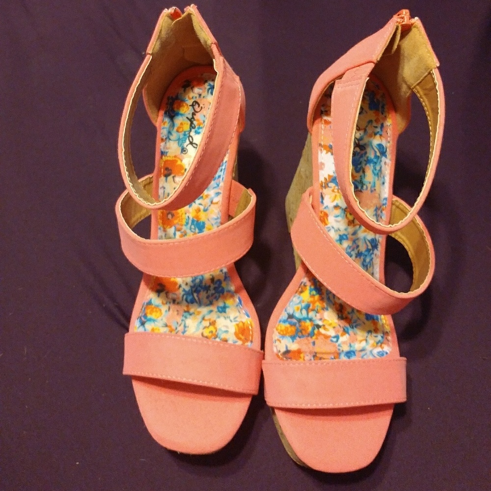 Brand new never worn wedges